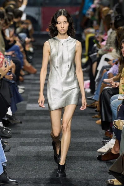 Look 3
